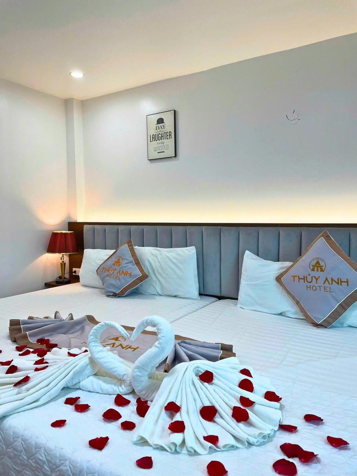 Thuy Anh Hotel Dong Khe Sau Exterior foto